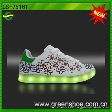 Small MOQ Children LED Light up Shoes Chargeable